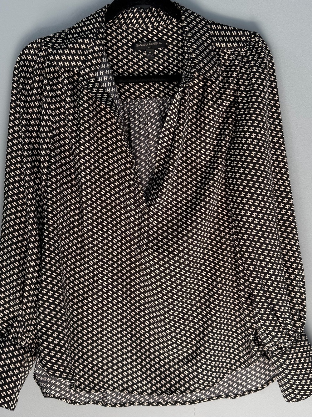 Banana Republic Black and White Printed V-Neck Blouse